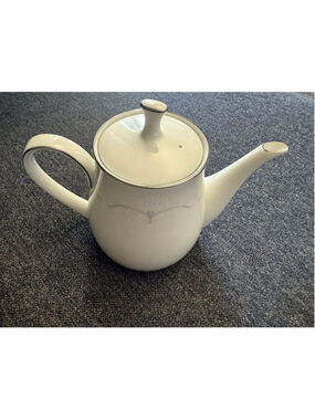 Noritake Whitebrook Teapot